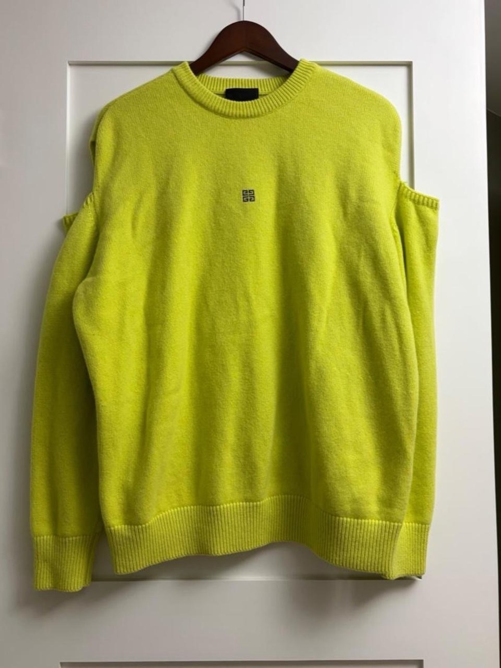 Givenchy 4g Cold Shoulder Wool & Cashmere Sweater